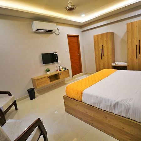 Hotel Ceasta, Beside Us Consulate Hyderabad, Gachibowli Gundipet Εξωτερικό φωτογραφία