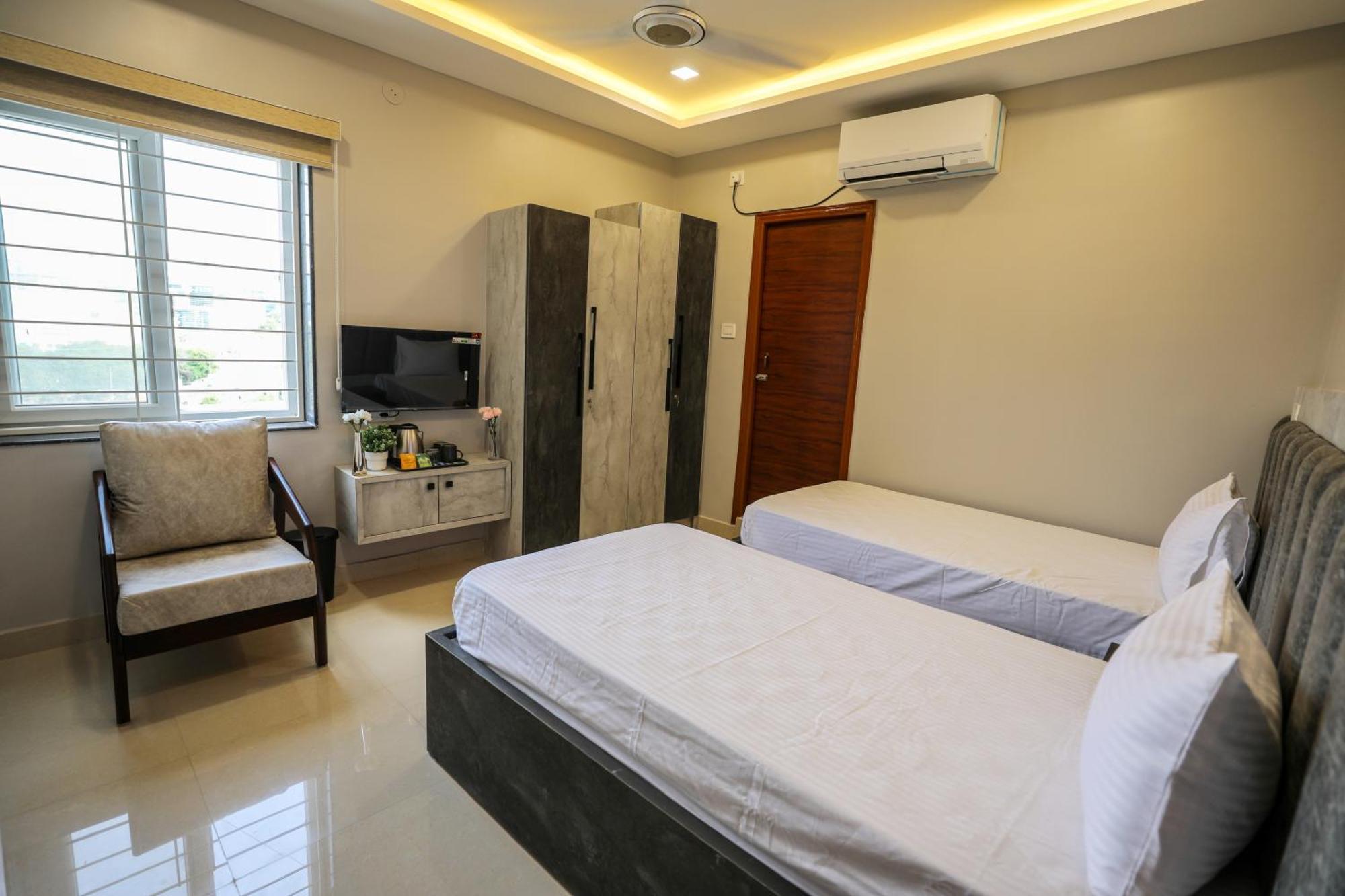 Hotel Ceasta, Beside Us Consulate Hyderabad, Gachibowli Gundipet Εξωτερικό φωτογραφία